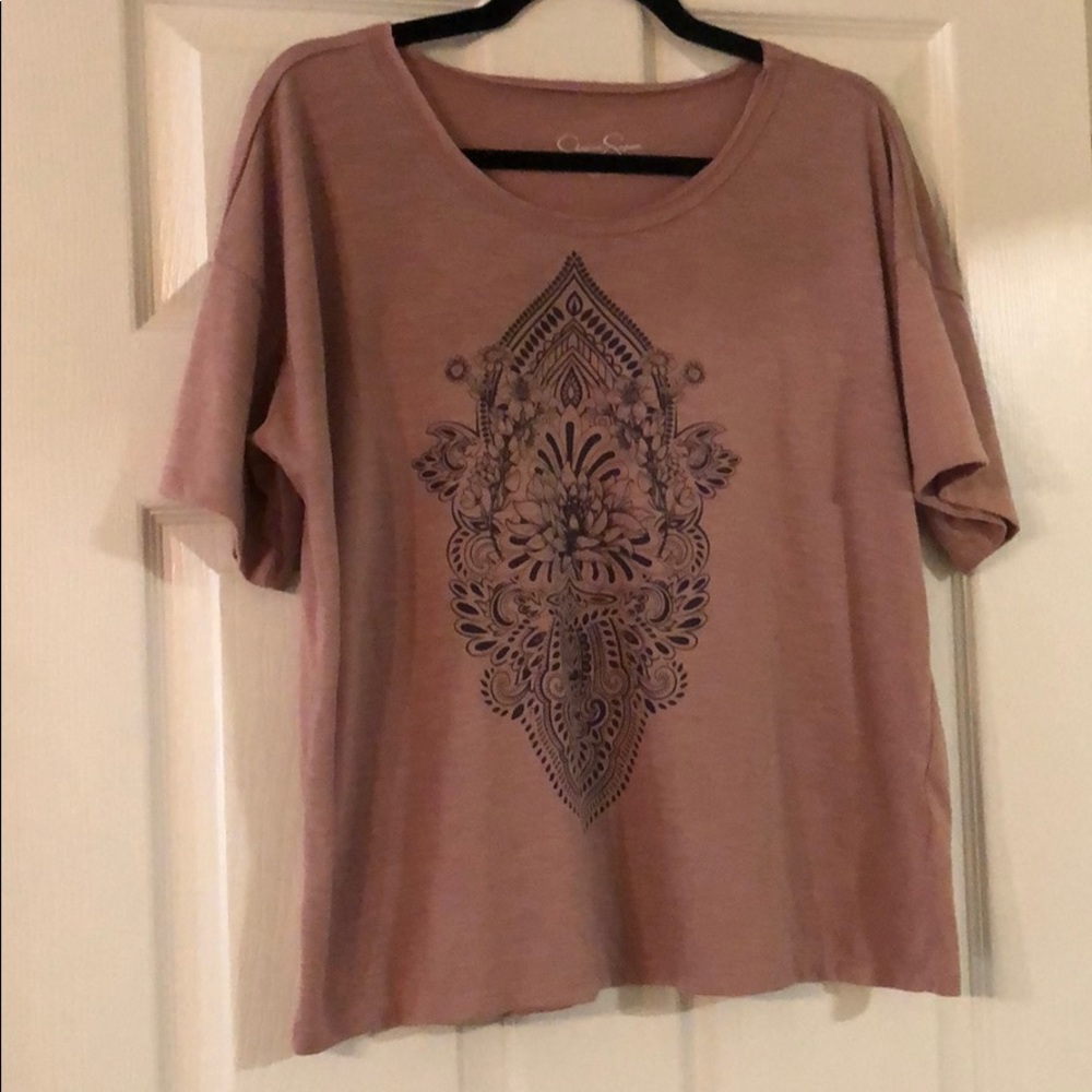 Jessica Simpson tee